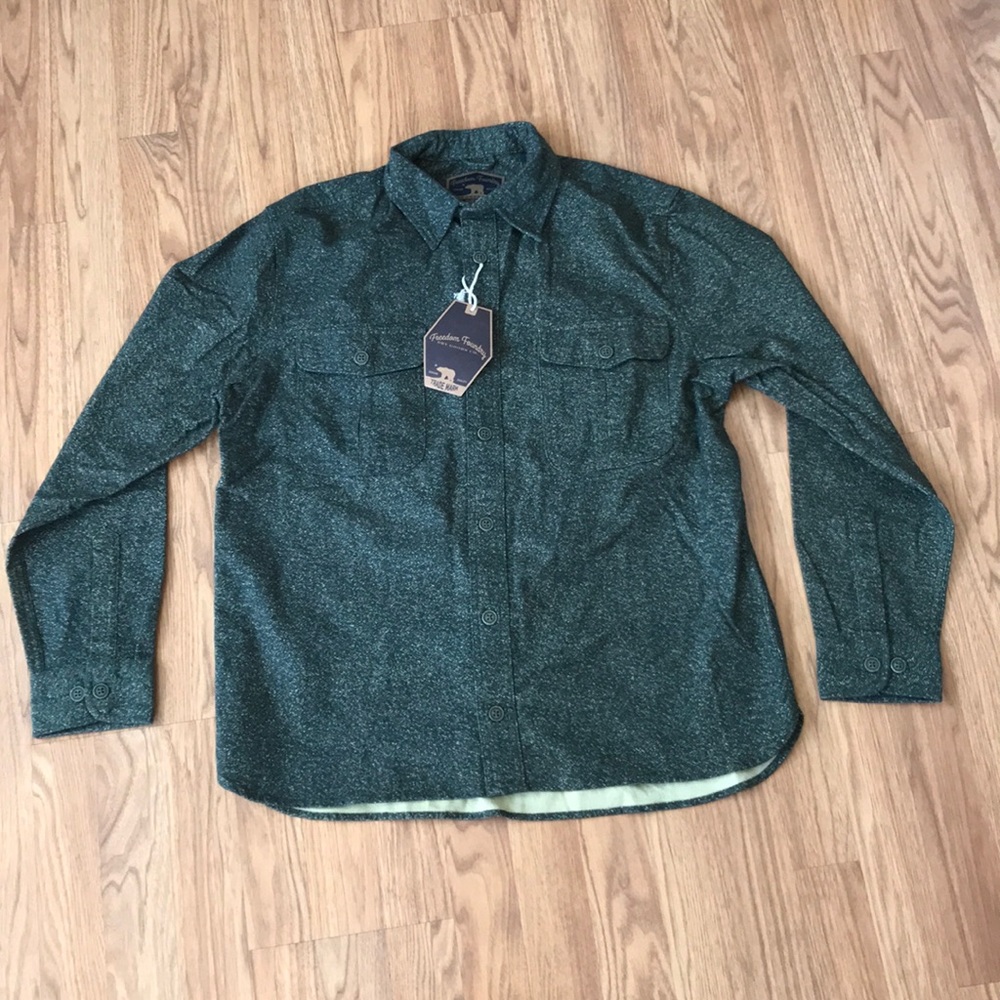 Freedom foundry men’s button up NWT size M